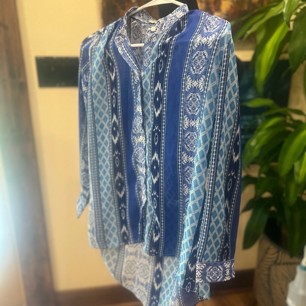 Banana Republic blouse size small in GUC - Picture 3 of 4